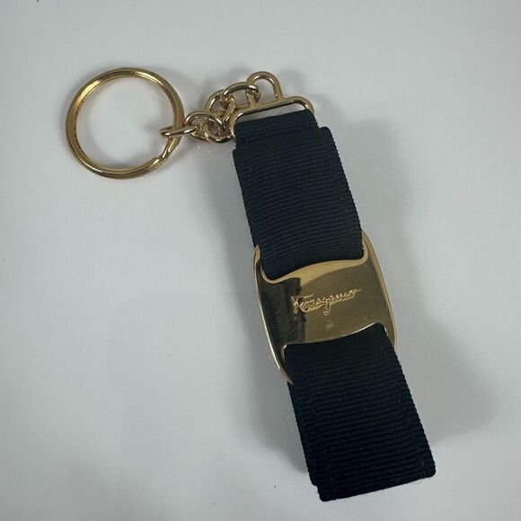 Ferragamo Vara Bow Keychain Black Gold - Picture 3 of 6